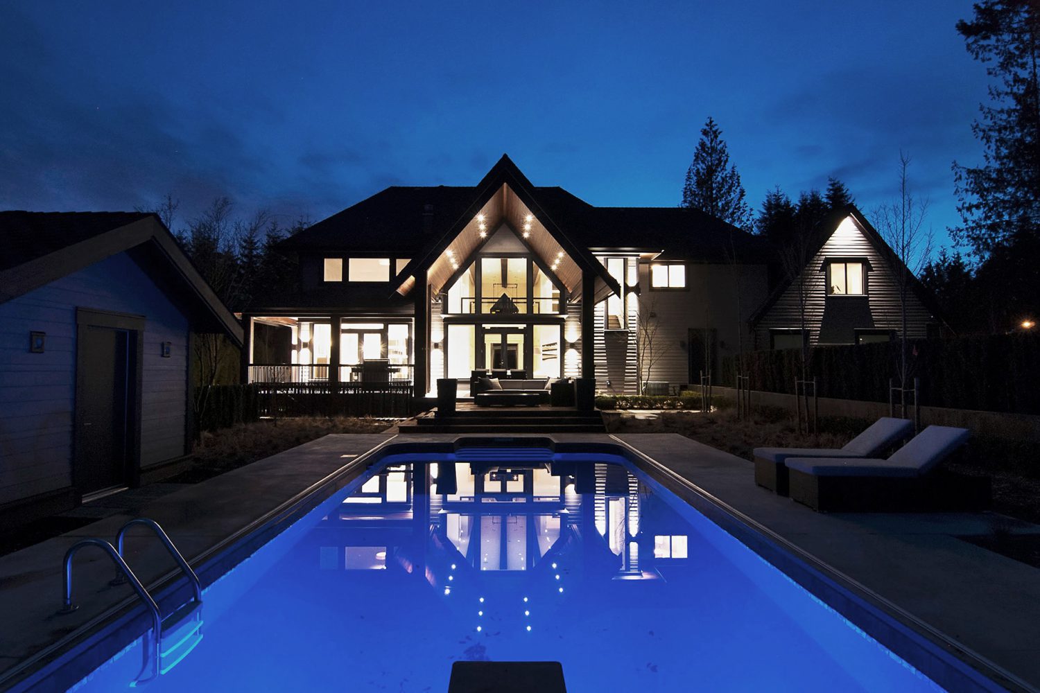 Forest exterior back and pool designed by Midland Premium Properties in Vancouver, BC